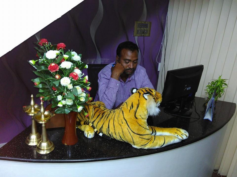 Hotel Av Comforts Settahalasūr 外观 照片